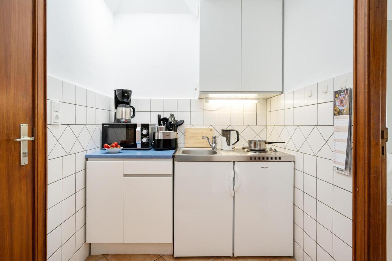 Adrian 2 Apartment Вестерланд Екстериор снимка