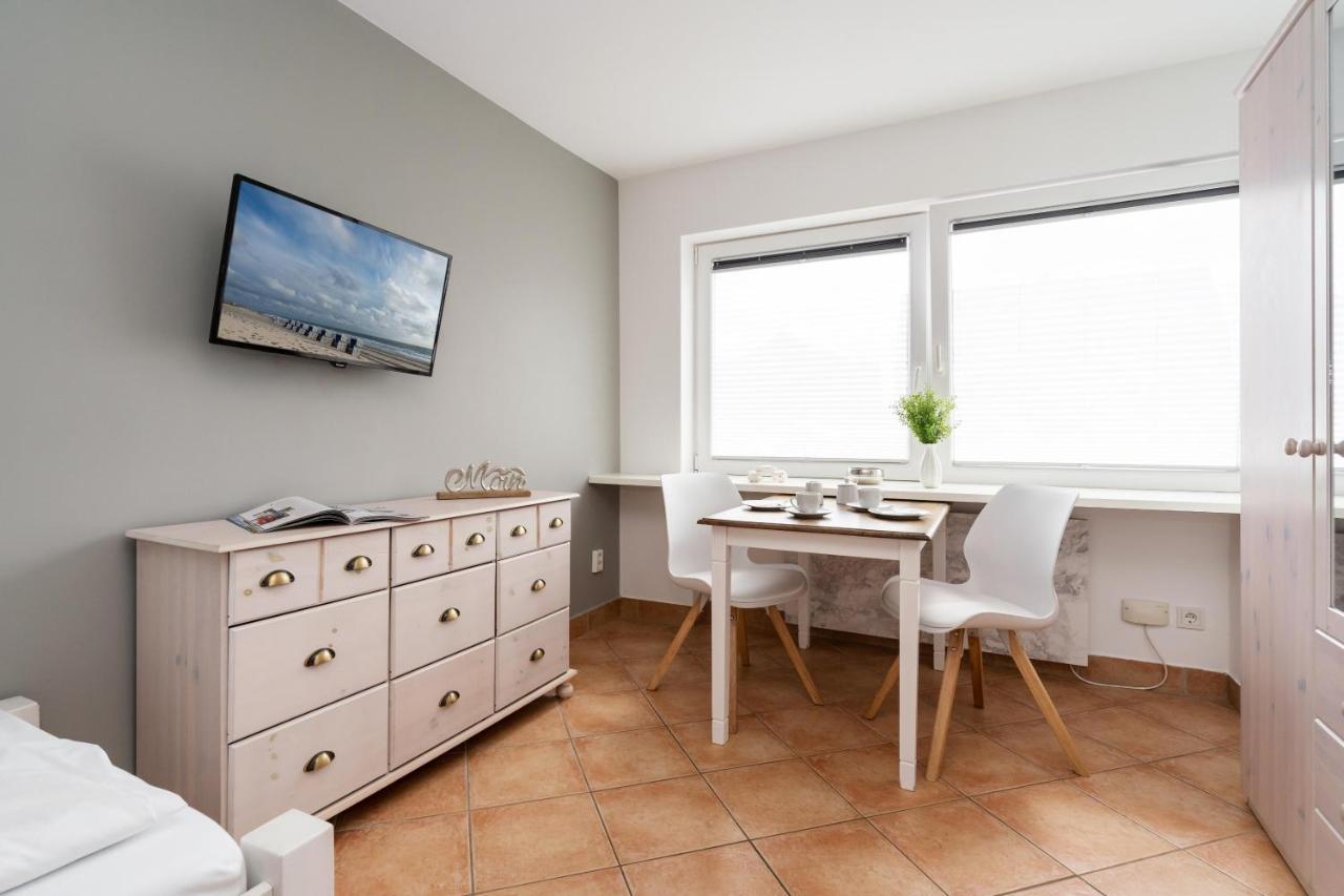 Adrian 2 Apartment Вестерланд Екстериор снимка